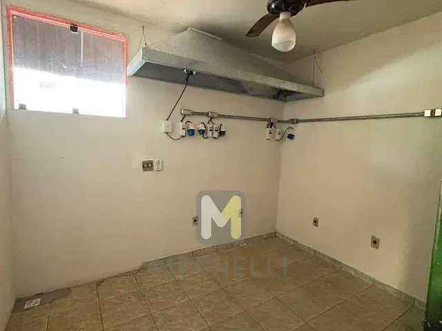 Loja com 250m², para alugar, no bairro Jardim das Rosas em Serrana