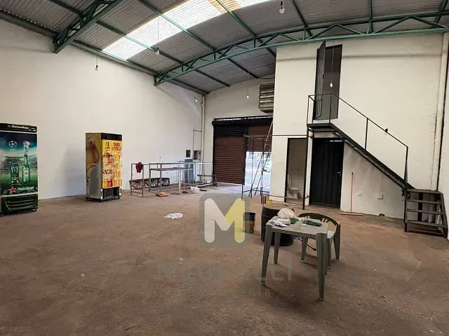 Loja com 250m², para alugar, no bairro Jardim das Rosas em Serrana