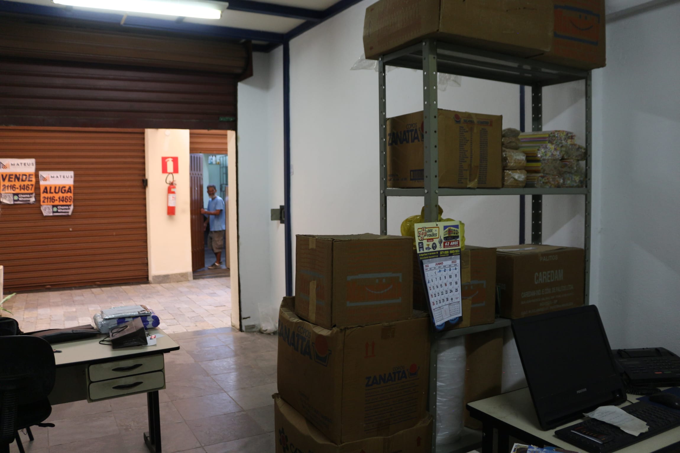 Loja para locação, com com 75,19 m2 contando com o mezanino, em local de muito movimento, Cachoeirinha, Belo Horizonte, MG miniatura 3