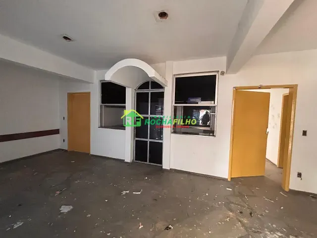 Loja com 1000m² 6 quartos e 1 banheiro, para alugar, no bairro Piçarra em Teresina