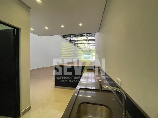 Loja com 600m², para alugar, no bairro Vila Cardia em Bauru