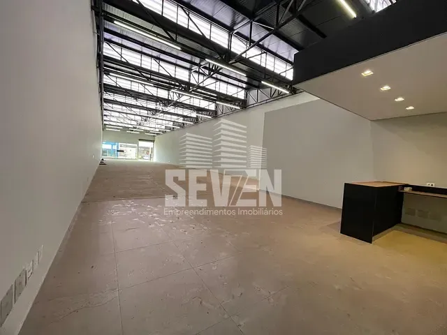 Loja com 600m², para alugar, no bairro Vila Cardia em Bauru