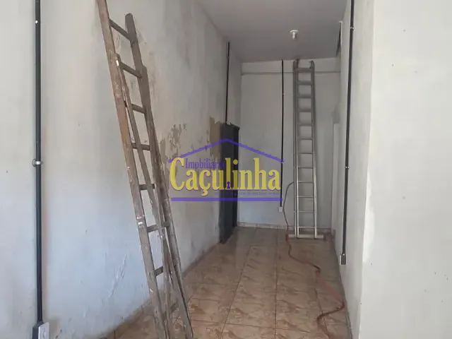 Loja com 300m², para alugar, no bairro Santo Cristo em Barra do Piraí