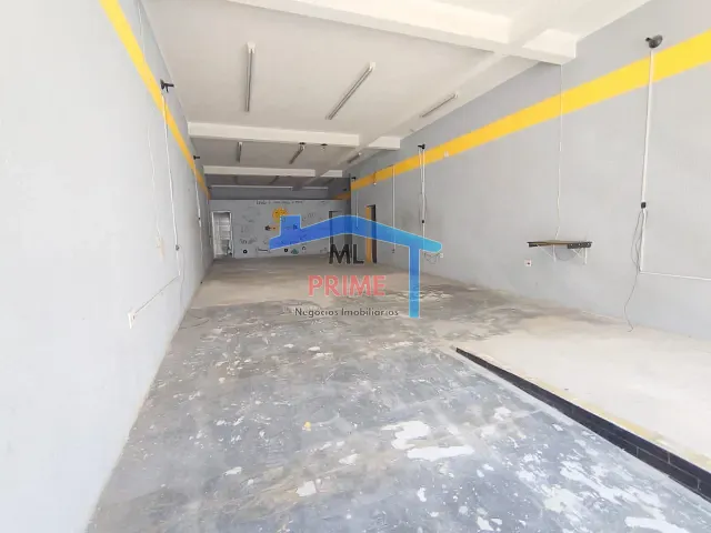 Loja com 200m², para alugar, no bairro Vila Cunha Bueno em São Paulo