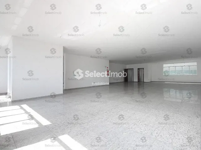Salão com 200m², para alugar, no bairro Jardim Itapeva em Mauá