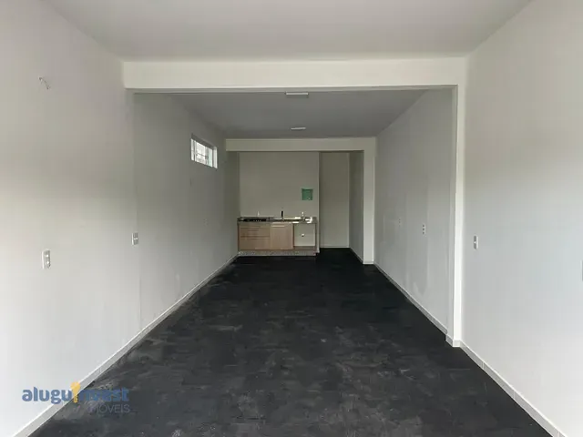 Loja para alugar, no bairro Coqueiros em Florianópolis