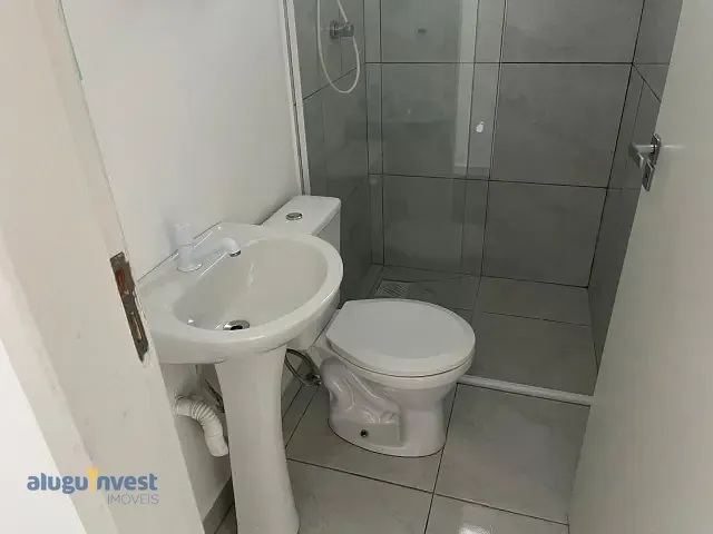Loja para alugar, no bairro Coqueiros em Florianópolis