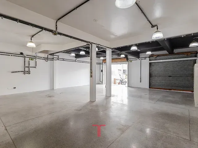 Loja com 70m², para alugar, no bairro Santa Felicidade em Curitiba