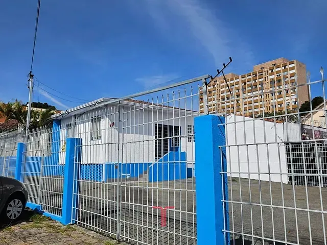 Loja com 345m², para alugar, no bairro Rebouças em Curitiba