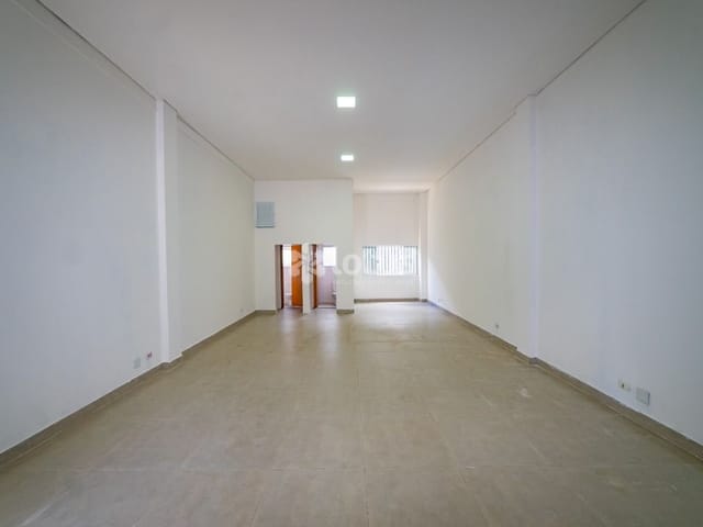 Loja com 80m², para alugar, no bairro Portal dos Ipês II em Cajamar