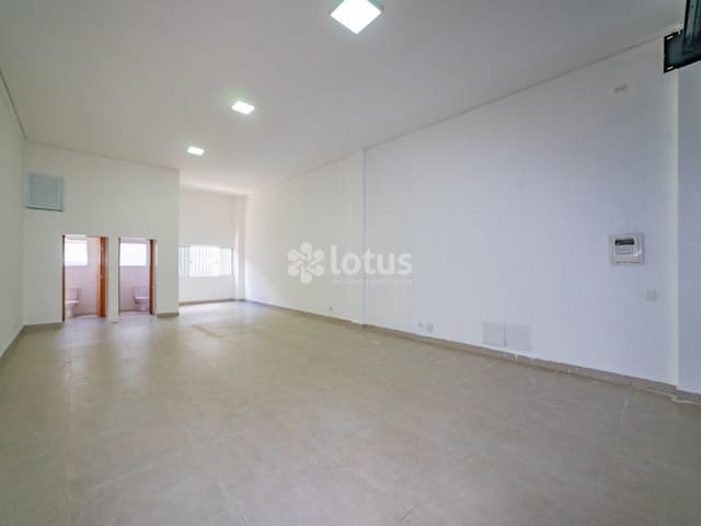 Loja com 80m², para alugar, no bairro Portal dos Ipês II em Cajamar