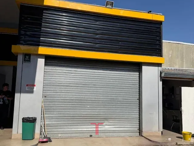 Loja para alugar, no bairro Uberaba em Curitiba