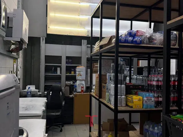 Loja para alugar, no bairro Uberaba em Curitiba