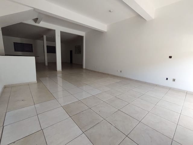 Loja com 150m², para alugar, no bairro Centro em Birigüi