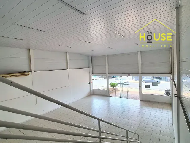 Loja com 300m², para alugar, no bairro Pedroso em Fernandópolis