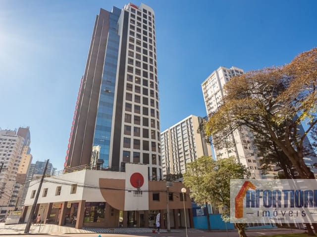 Sala à venda ou para alugar, no bairro Centro em Curitiba
