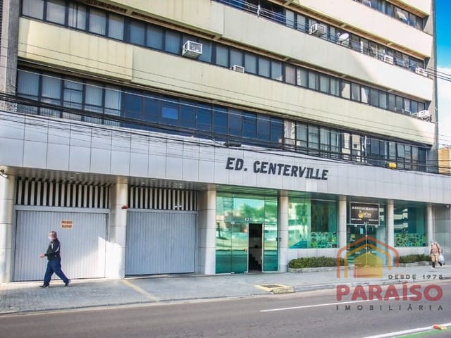 Sala à venda ou para alugar, no bairro Centro em Curitiba