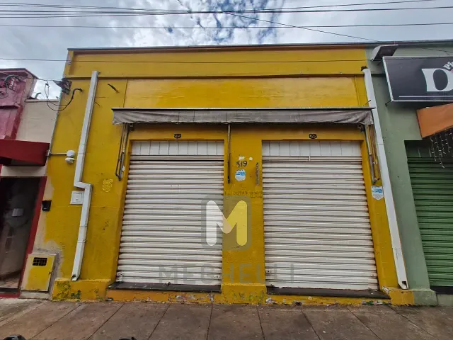 Loja com 120m², para alugar, no bairro Centro em Serra Azul