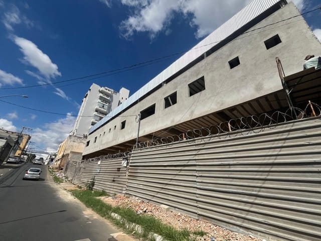 Foto do Loja - Loja para alugar, 473 m² por R$ 18.000,00/mês - Centro - Governador Valadares/MG | Alavanca Imóveis