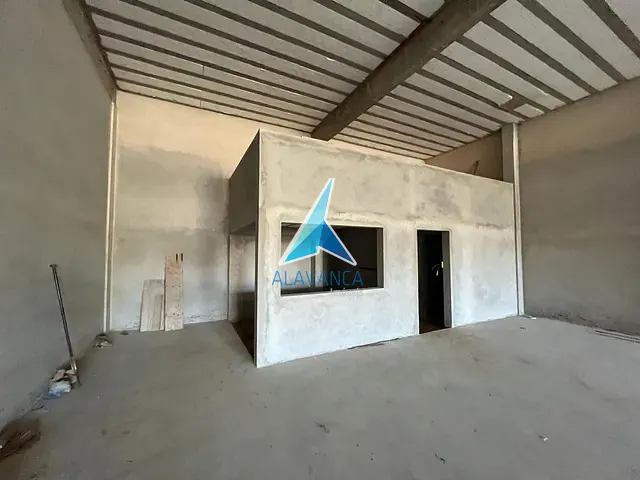 Loja com 474m², para alugar, no bairro Centro em Governador Valadares