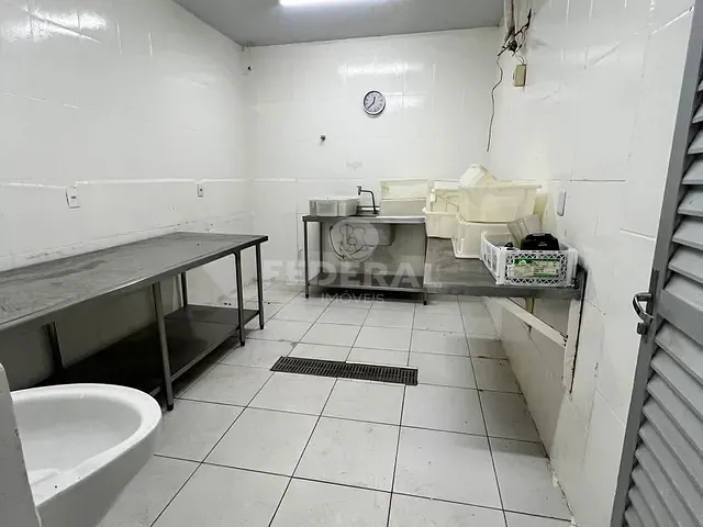 Loja com 438m², para alugar, no bairro Alto da Glória em Goiânia