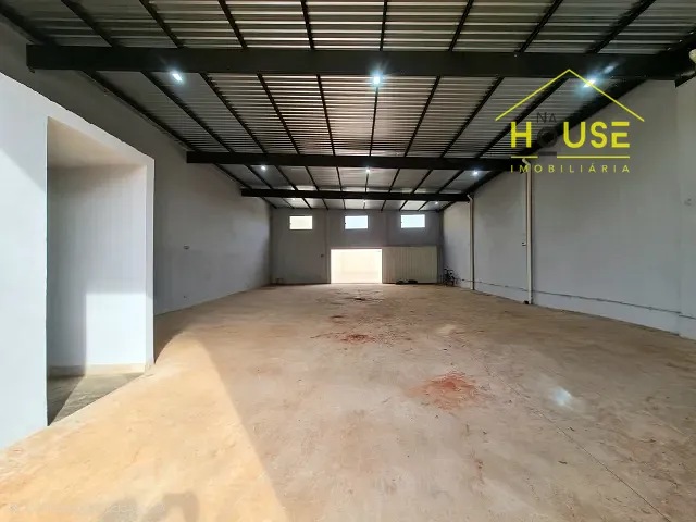 Loja com 300m², para alugar, no bairro JD Vista Alegre em Fernandópolis