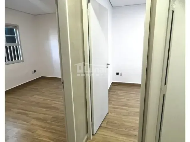 Loja com 100m², para alugar, no bairro Vila Mogilar em Mogi das Cruzes