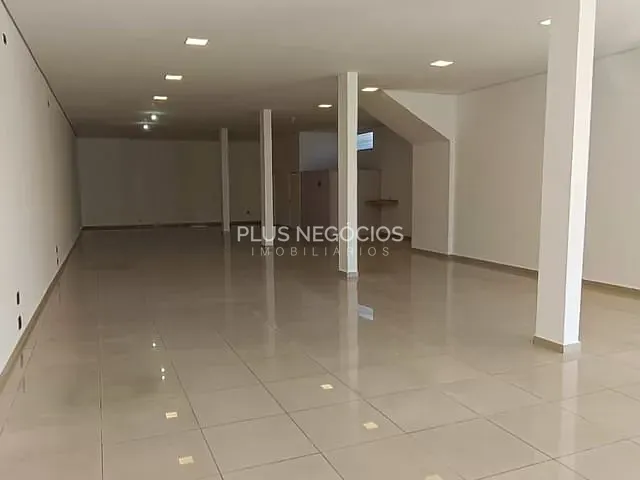 Loja com 240m², para alugar, no bairro Parque dos Eucaliptos em Sorocaba