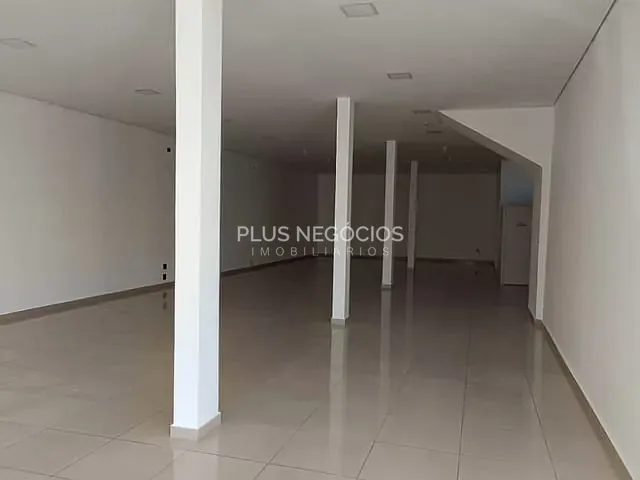 Loja com 240m², para alugar, no bairro Parque dos Eucaliptos em Sorocaba