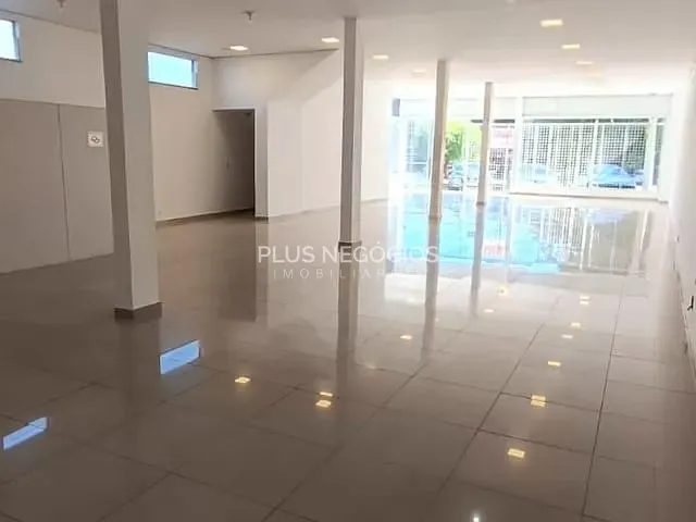 Loja com 240m², para alugar, no bairro Parque dos Eucaliptos em Sorocaba