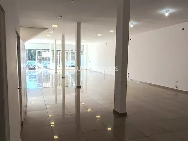 Loja com 240m², para alugar, no bairro Parque dos Eucaliptos em Sorocaba