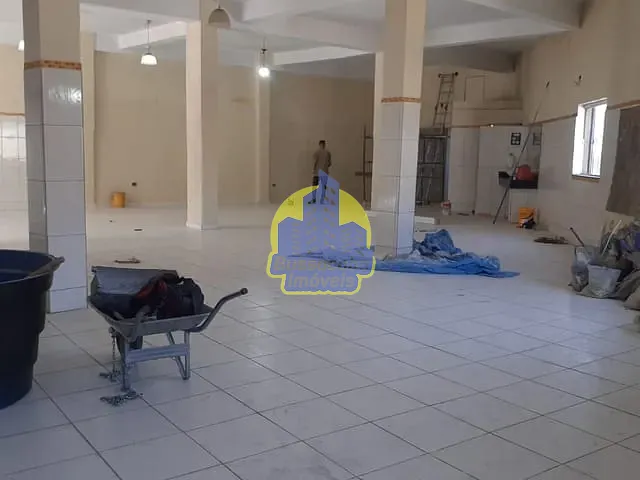Loja com 200m², para alugar, no bairro Bussocaba em Osasco