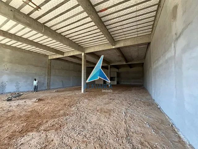 Loja com 960m², para alugar, no bairro Centro em Governador Valadares