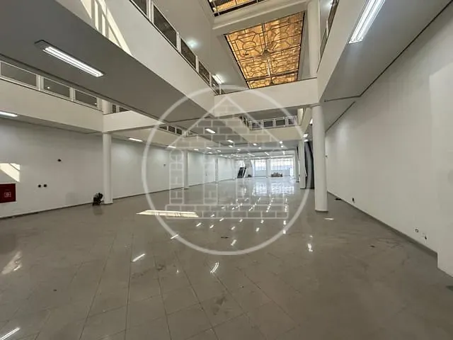 Loja com 1000m², para alugar, no bairro Santo Amaro em São Paulo