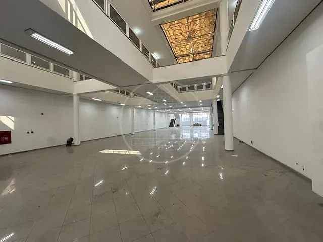 Loja com 1000m², para alugar, no bairro Santo Amaro em São Paulo