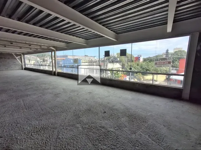 Loja com 600m², para alugar, no bairro Centro em Maricá