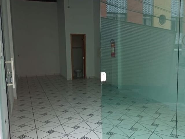 Loja com 26m², para alugar, no bairro Dom Bosco em Juiz de Fora