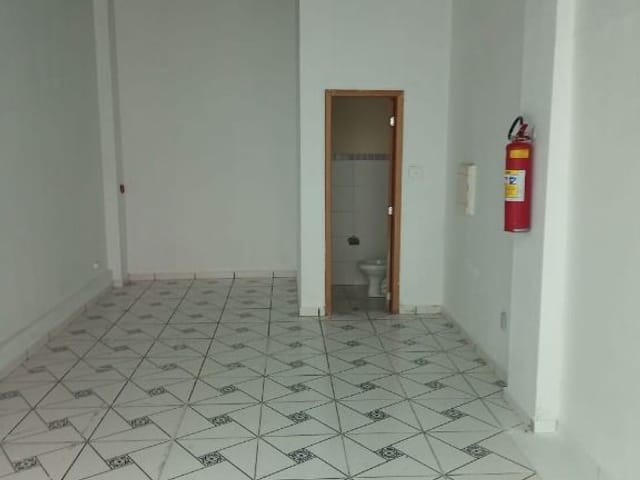 Loja com 26m², para alugar, no bairro Dom Bosco em Juiz de Fora