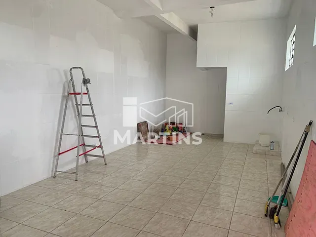 Loja com 90m², para alugar, no bairro Vila Pirajussara em São Paulo
