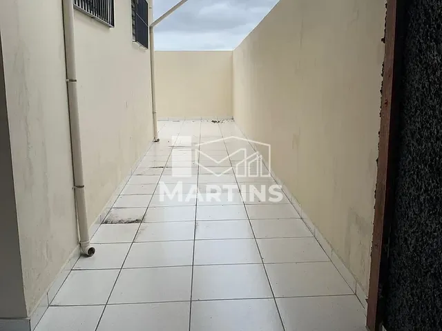 Loja com 90m², para alugar, no bairro Vila Pirajussara em São Paulo