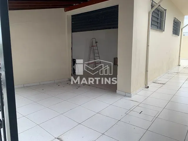 Loja com 90m², para alugar, no bairro Vila Pirajussara em São Paulo