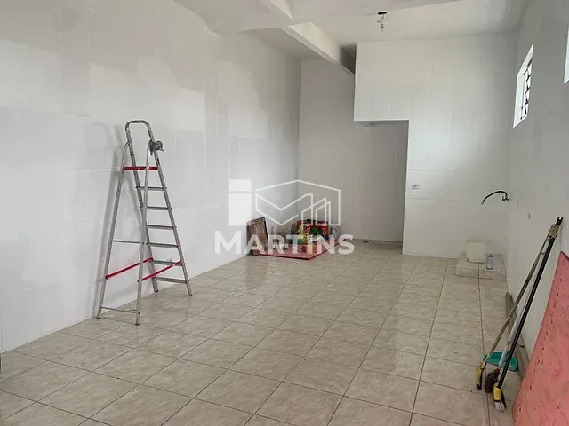Loja com 90m², para alugar, no bairro Vila Pirajussara em São Paulo