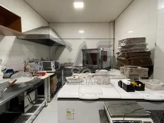 Prédio com 360m², à venda, no bairro Centro em Holambra