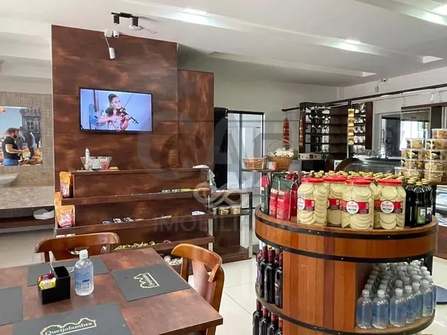 Prédio com 360m², à venda, no bairro Centro em Holambra