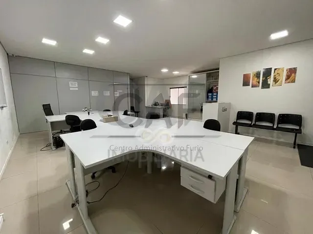 Prédio com 360m², à venda, no bairro Centro em Holambra