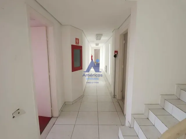 Loja com 847m², para alugar, no bairro Recreio dos Bandeirantes em Rio de Janeiro