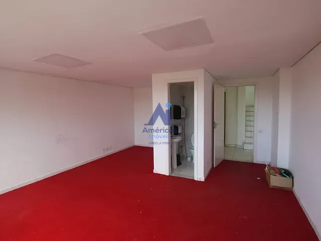 Loja com 847m², para alugar, no bairro Recreio dos Bandeirantes em Rio de Janeiro