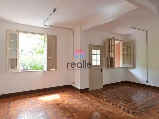 Prédio com 632m², à venda, no bairro Santa Efigênia em Belo Horizonte
