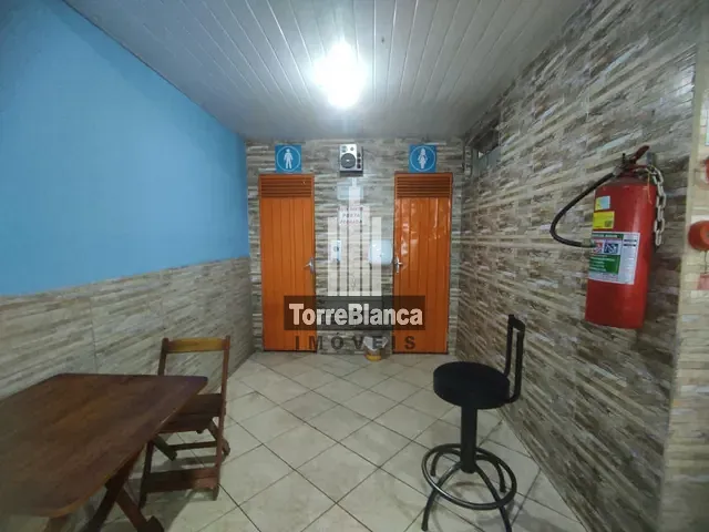 Loja com 357m² 1 quarto e 5 banheiros, à venda, no bairro Uvaranas em Ponta Grossa