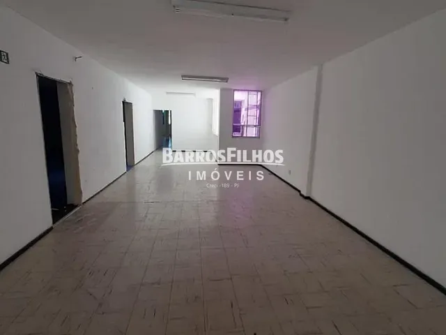 Loja com 1600m², para alugar, no bairro Industrial em Aracaju